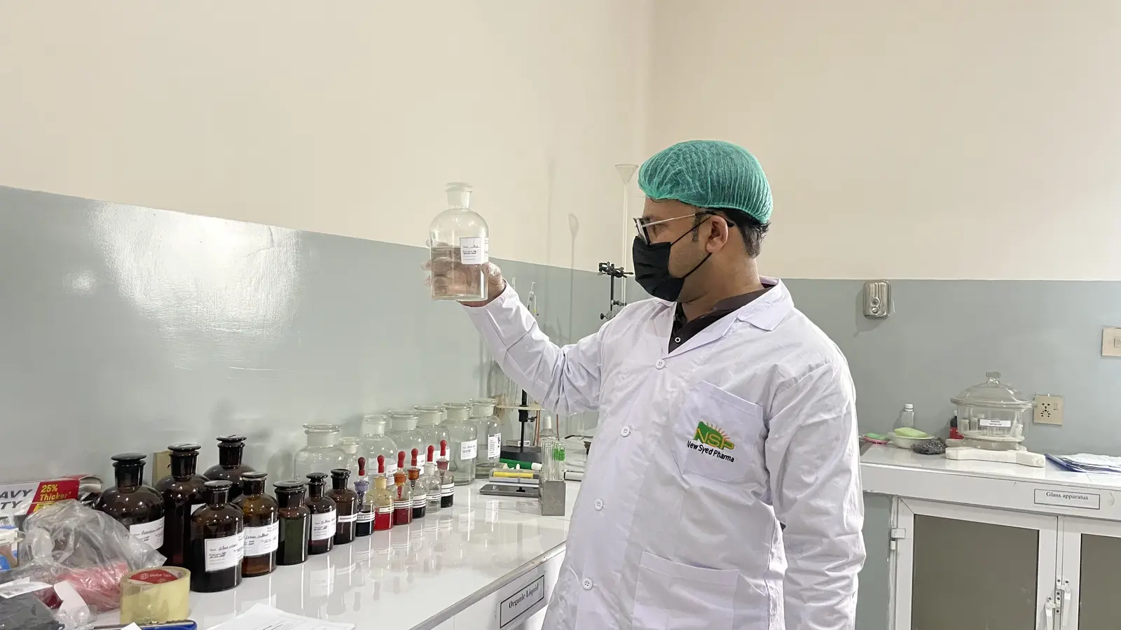 New Syed Pharma quality control laboratory, purity and pH testing, Muridke Pakistan