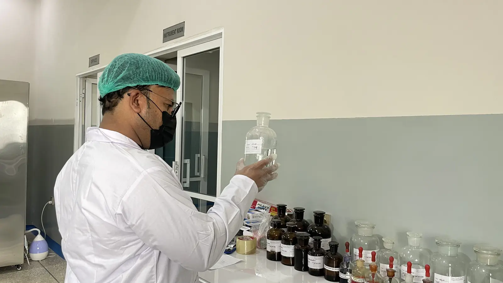 New Syed Pharma quality control laboratory, purity and pH testing, Muridke Pakistan